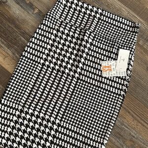 Houndstooth Cassie skirt by Lularoe